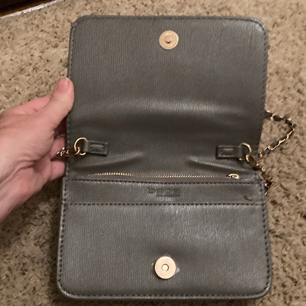 Bebe Gray Crossbody Bag Sleek Modern Design - Picture 3 of 3
